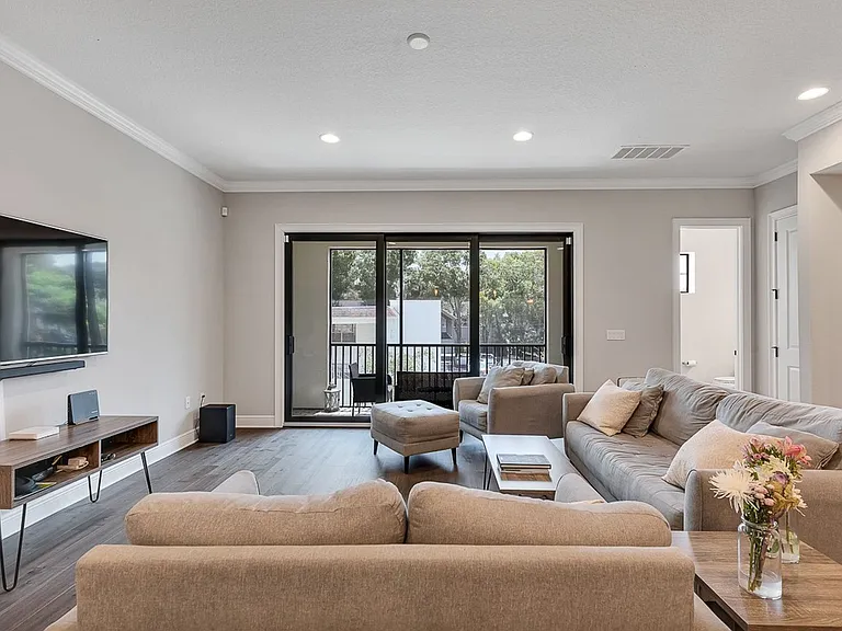 3215 W De Leon St #5 — Photo 14