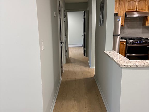 3rd image of 4004 Foss Rd NE #102
