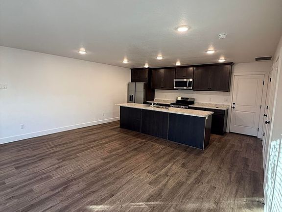 5th image of 229 N Main St #7
