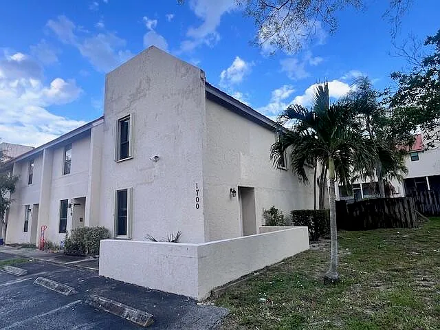 2 bed, 2.5 bath, 1335 sqft, $2,795 — Photo 3