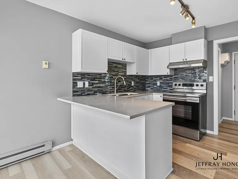 38 Leopold Pl #901 — Photo 13