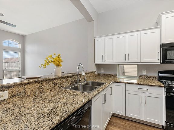 3rd image of 15462 Baker Meadow Loop