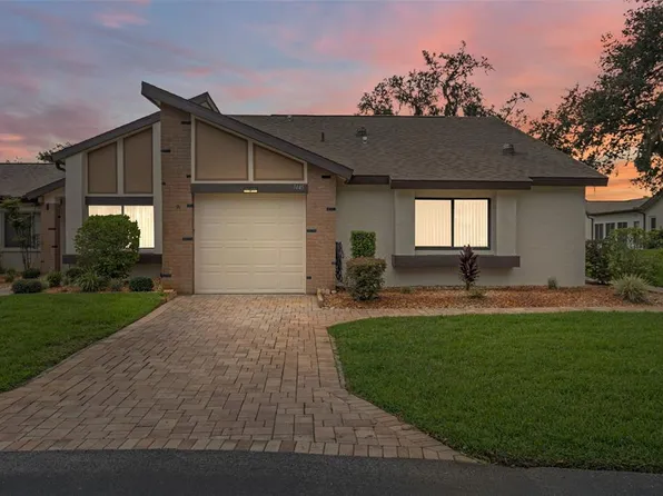 7445 Crestwood Dr, Weeki Wachee, FL 34613