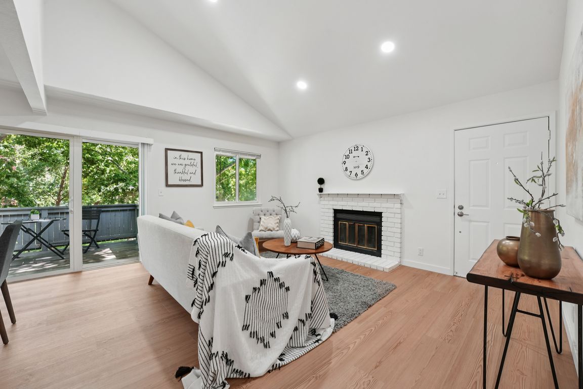 La Terrace Cir-L2806-010