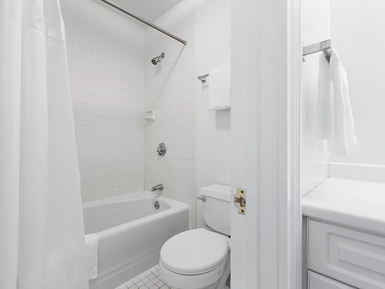 387 Commonwealth Ave #3 — Photo 8