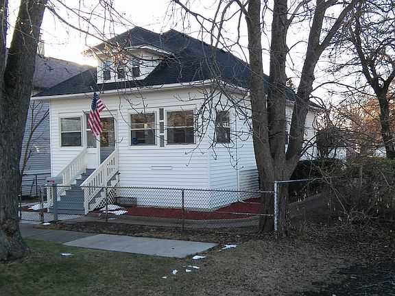3rd image of 913 Cherry St