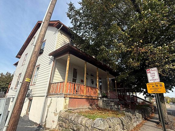 3rd image of 52 N Laurel St