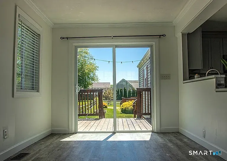 217 Merwin Ave — Photo 6