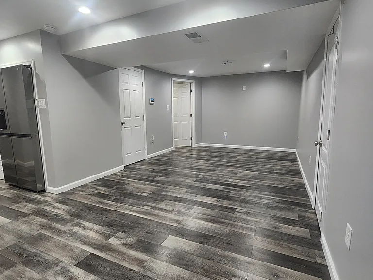 6510 Killarney St #BASEMENT — Photo 1