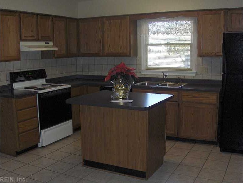 2nd image of 891 Henrico Ct