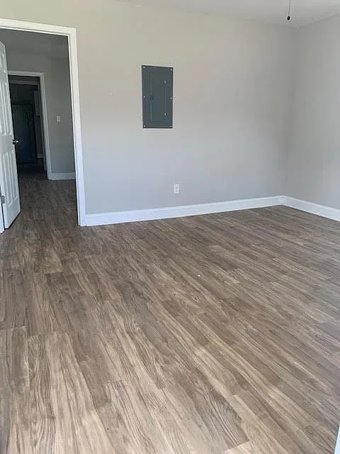 Building Photo - 405 Deck St #B