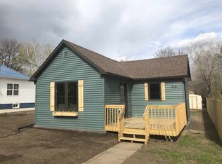 910 1st St NW, Minot, ND 58703