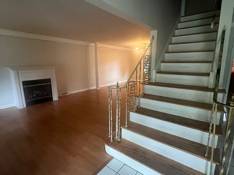 3634 Runnymede Blvd — Photo 5