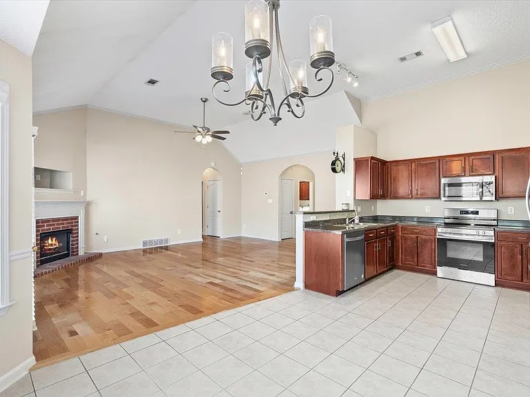 9294 S Fairmont Cir — Photo 5