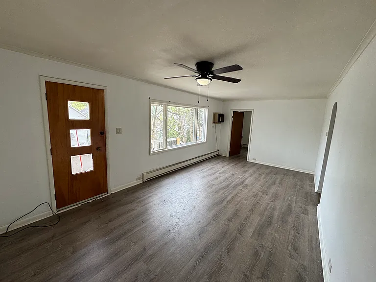 1369 Penn Ave #B — Photo 3