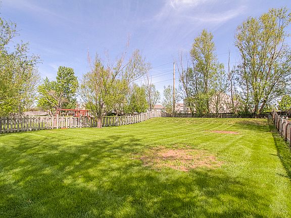 Great fenced backyard