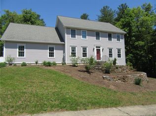 10 Lookout Lndg, Ellington, CT 06029