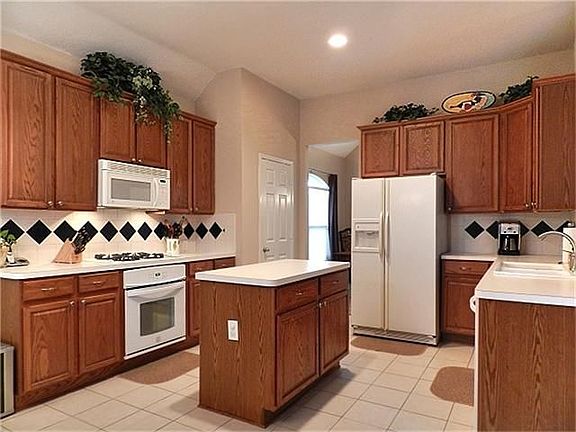 3rd image of 12134 Canyon Mills Dr