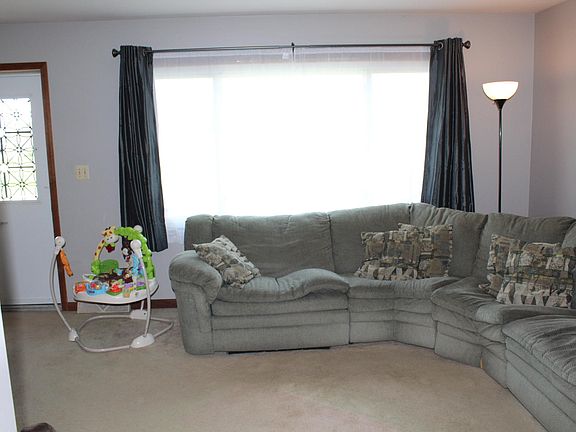 3rd image of 3180 Beechcrest Dr