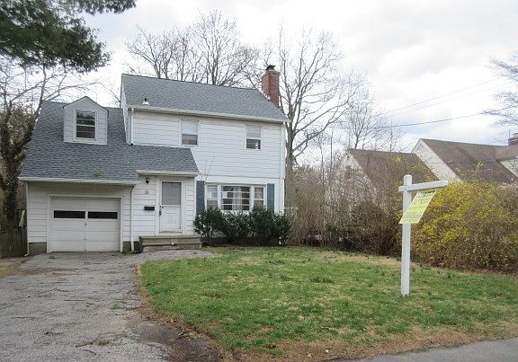 2nd image of 92 Rose Ave
