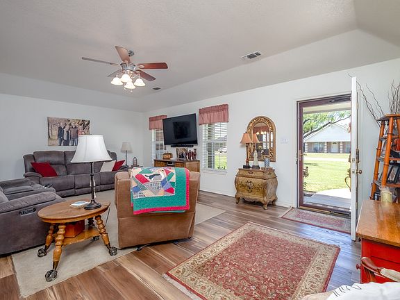 5th image of 1113 Devin Dr