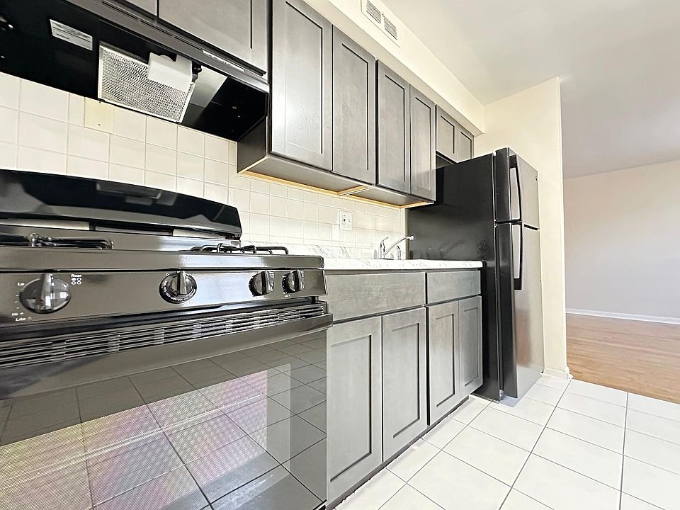 1st image of 7110 Oxford Ave APT 8