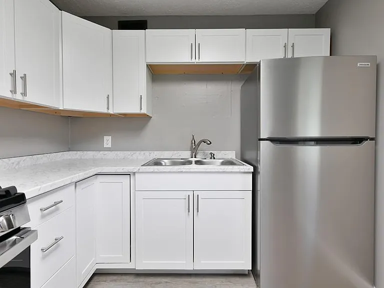 1317 Washington St — Photo 4
