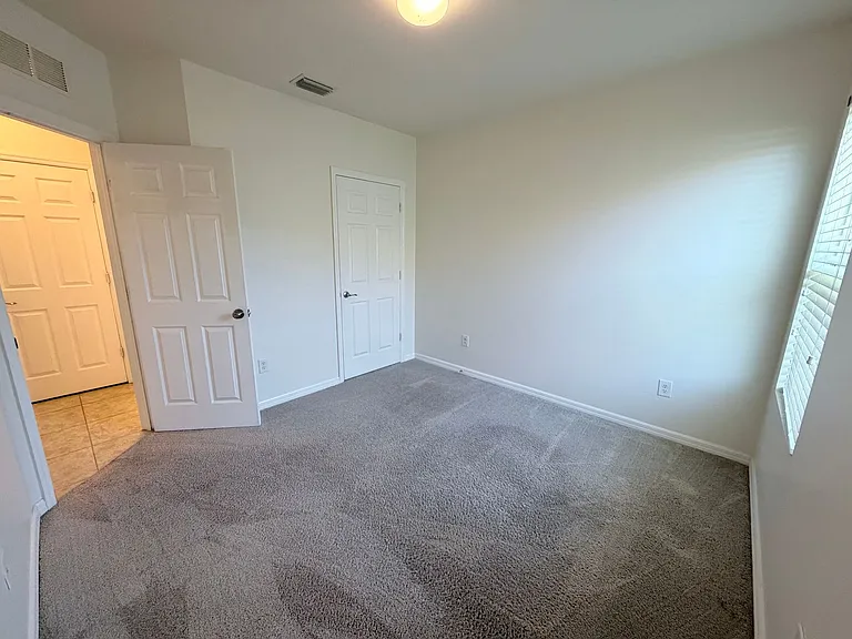 1621 SW 10th Ave — Photo 8