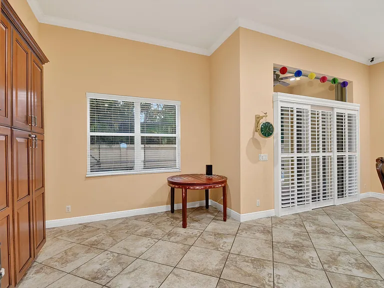 10247 Isle Wynd Ct — Photo 38