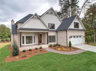 6 Benjamin Ct, Greensboro, NC 27455