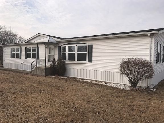 2nd image of 104 Petunia Cir