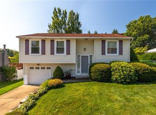 3251 Bradbury Dr, Aliquippa, PA 15001