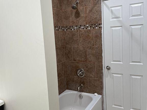 2nd image of 1419 Wesley Ave #1