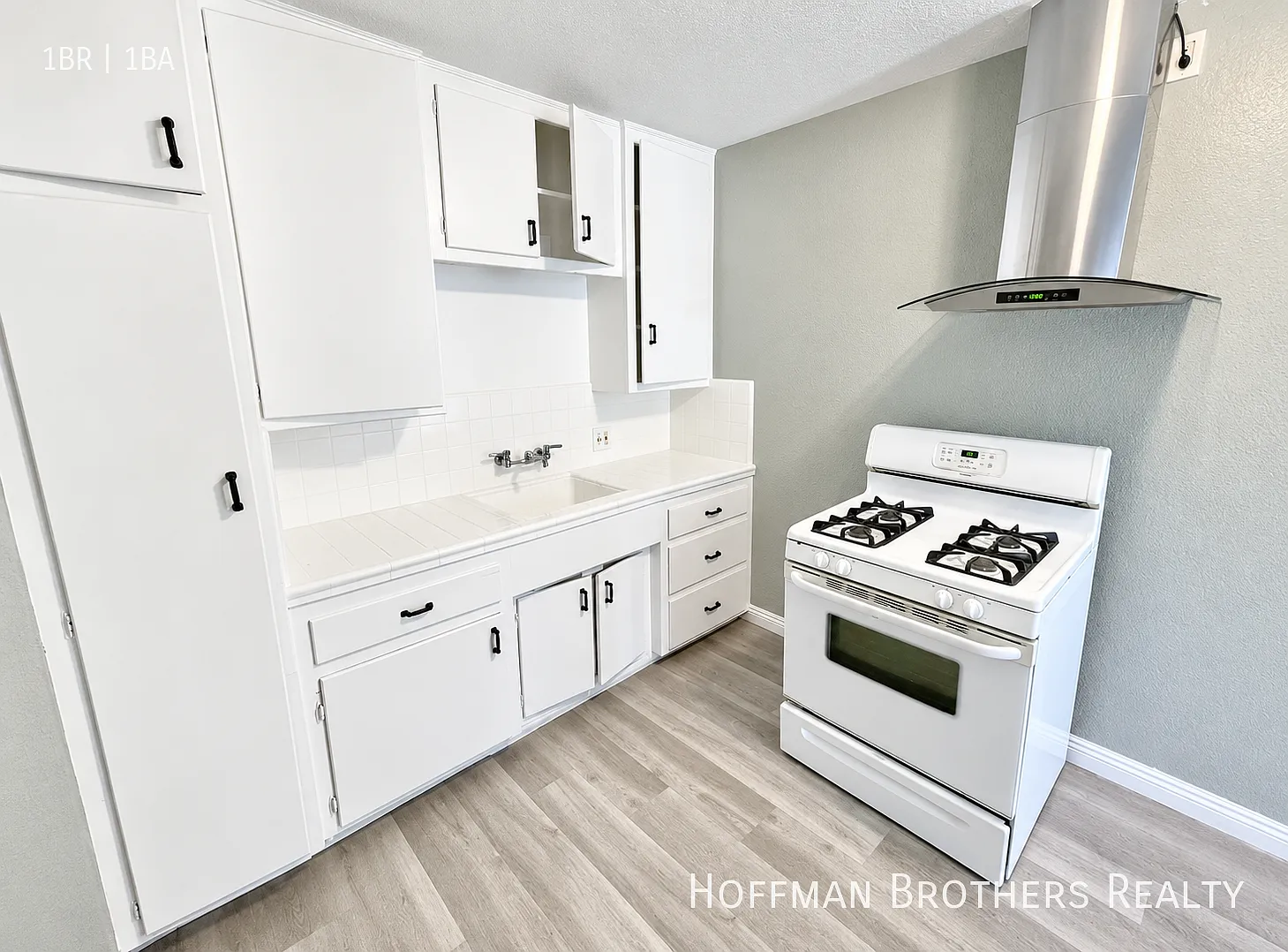 441 W Santa Cruz St — Photo 2