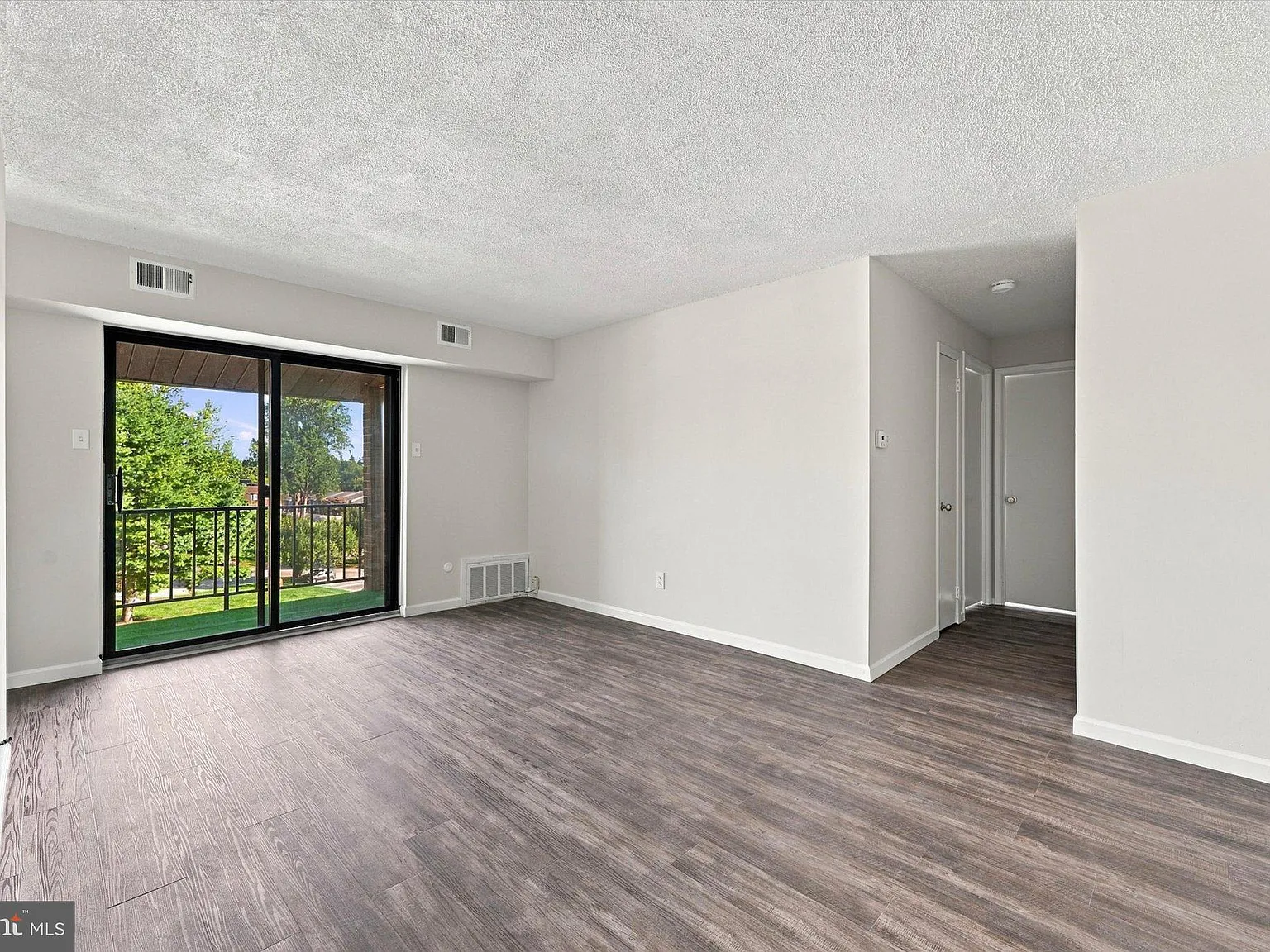 2 bed, 1.0 bath, 900 sqft, $1,850 — Photo 4