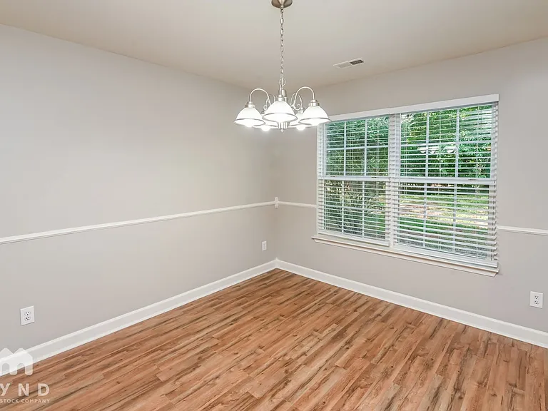 222 Kendra Dr SW — Photo 4