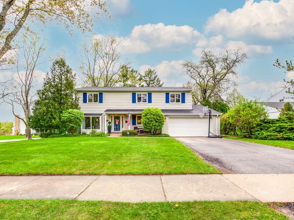 366 Birkdale Rd, Lake Bluff, IL 60044