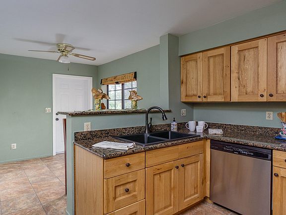 4th image of 1171 N Corinthian Pl