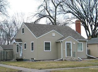 801 S 9th St, Grand Forks, ND 58201
