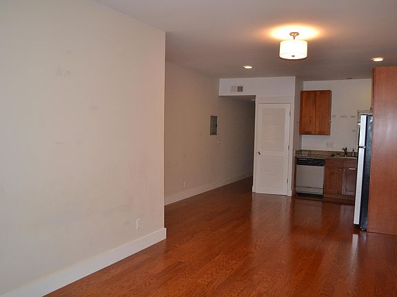 2nd image of 55 Manchester St Unit 1