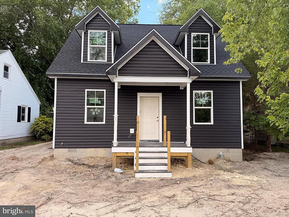 1st image of 504 Washington St