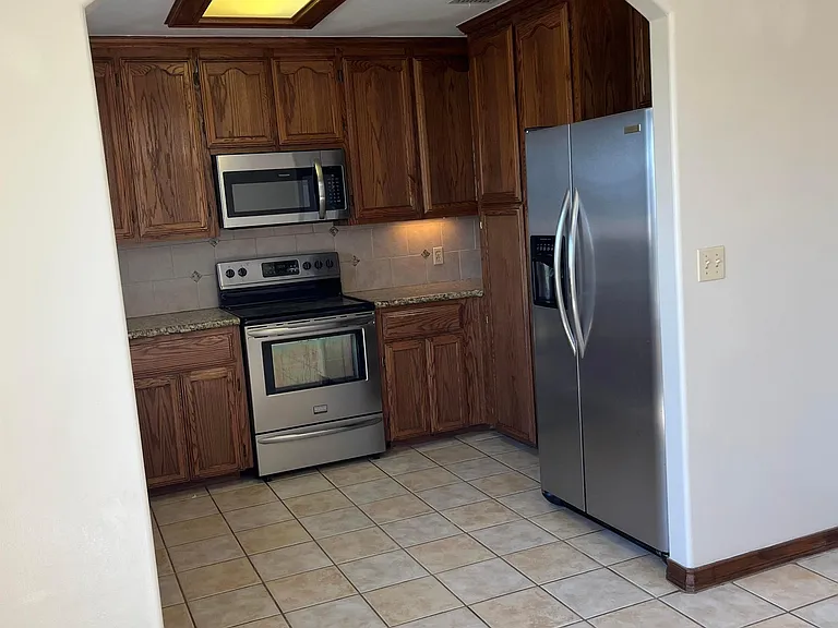 310 S Val Verde Rd — Photo 27