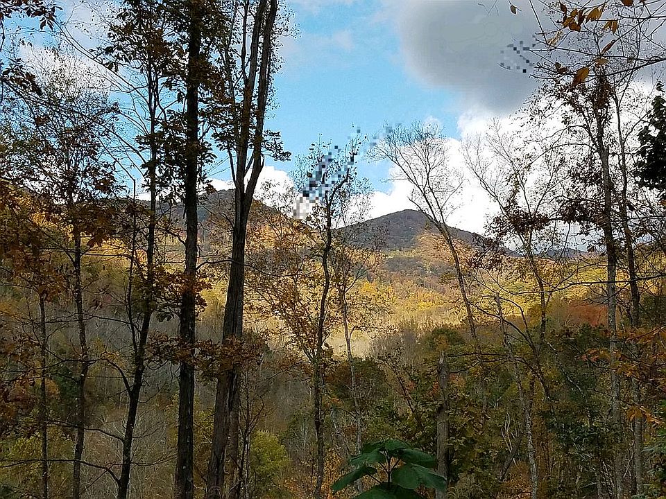 1st image of 215 Martins Creek Rd