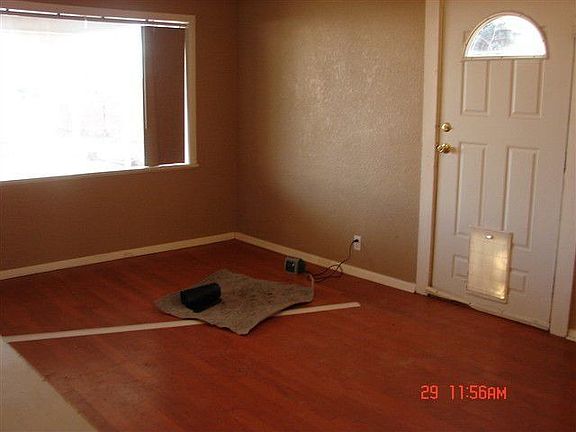 3rd image of 639 Jackson St