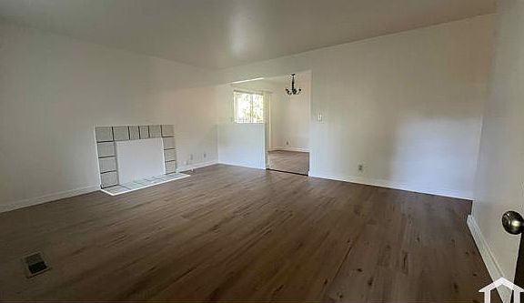 3rd image of 160 Michael Dr #2