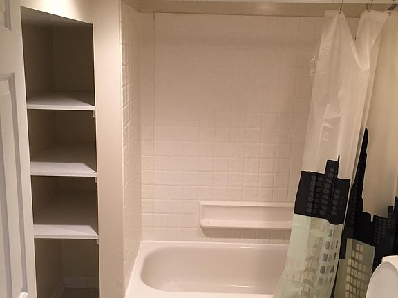 4th image of 1534 W Diversey Pkwy #Ch1