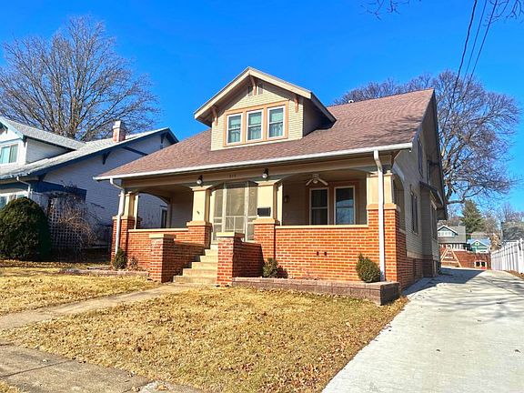 3rd image of 319 W Washington St