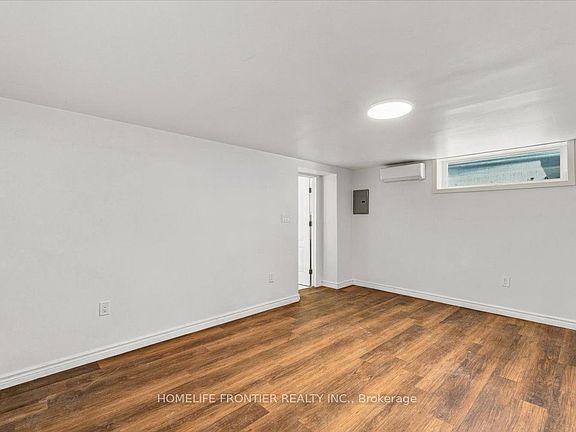 3rd image of 99 Regent Rd #5