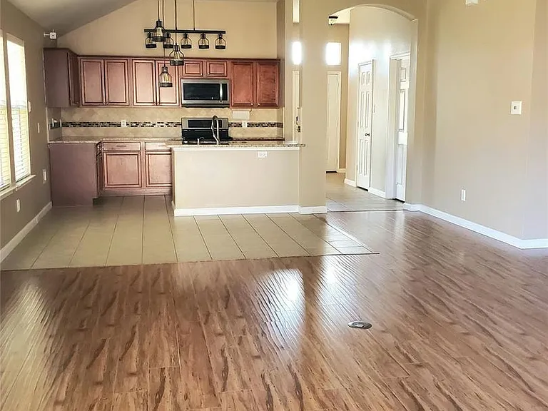 313 Magnolia Dr — Photo 6