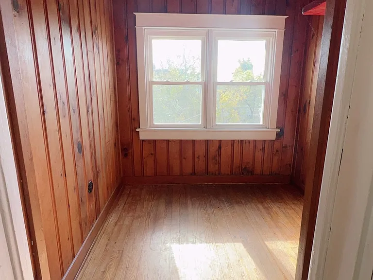 2307 Windsor Ave — Photo 18